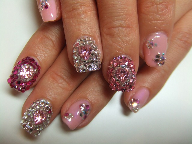 scarlet-nails-1